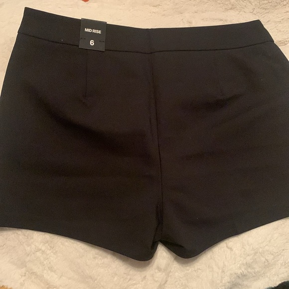 Express shorts - Picture 2 of 6